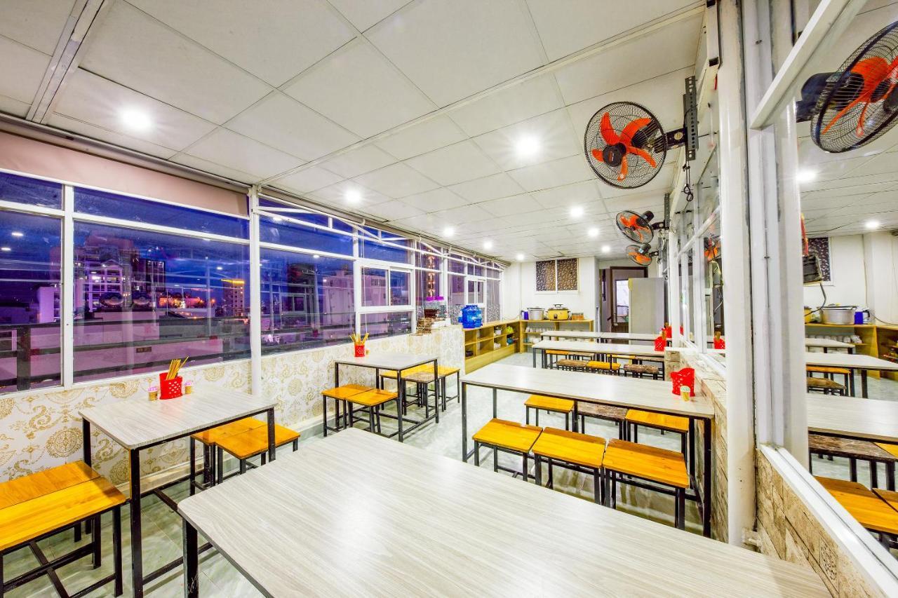 Oyo 243 Eden Hotel На Транг Екстериор снимка