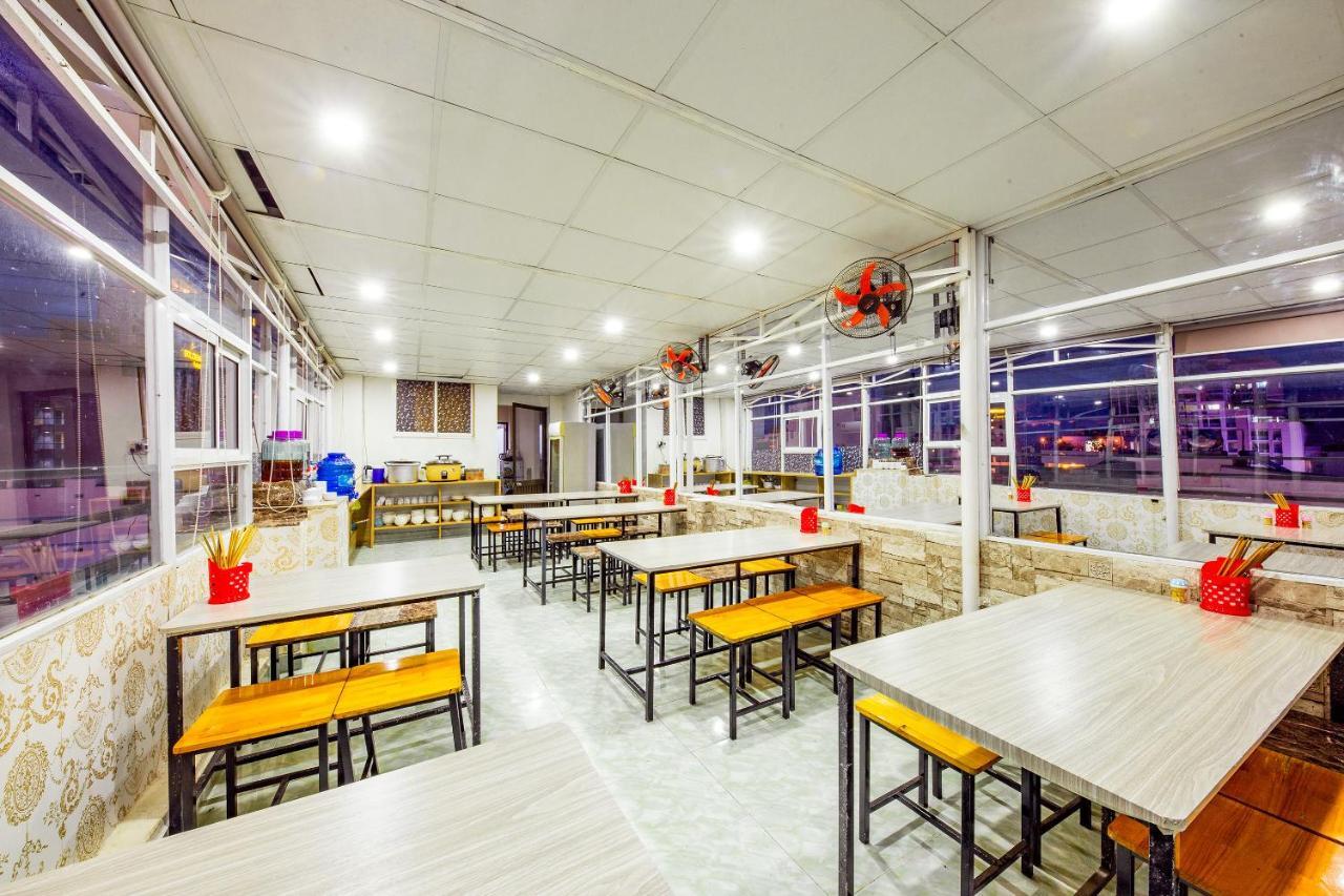 Oyo 243 Eden Hotel На Транг Екстериор снимка